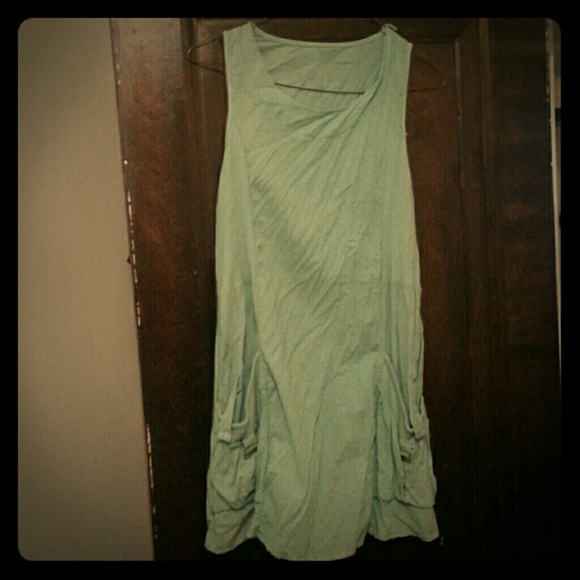 Sleeveless dress