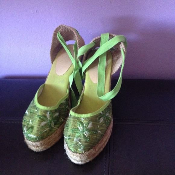 Green Spandrils Autumn season💋💋💋💋