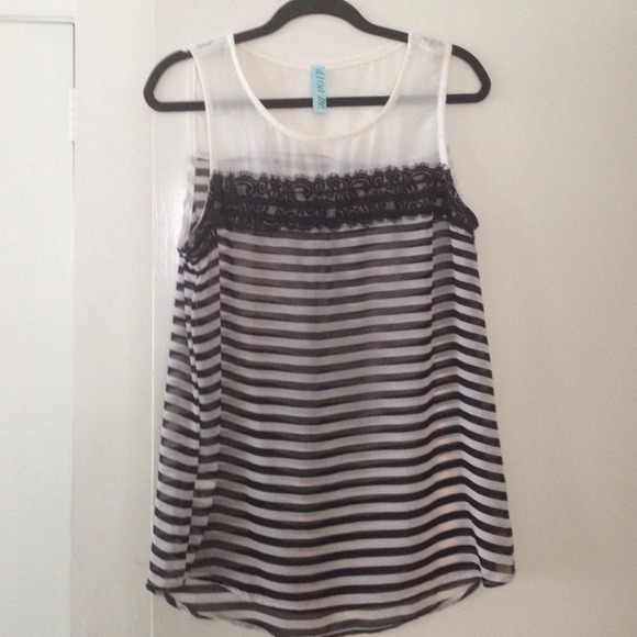 Black/white stripe sheer tunic with lace detail, L