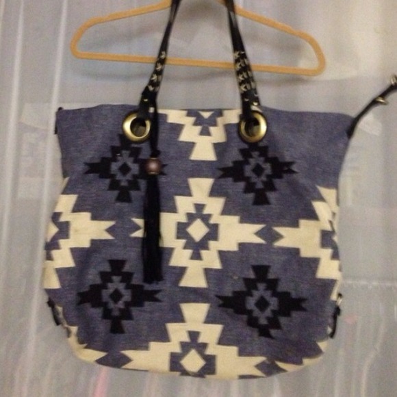Aztec print expandable bag - Picture 2 of 4