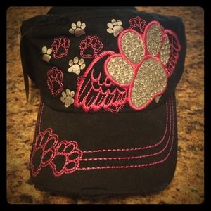 Leader Loga Hat with paw print black bling