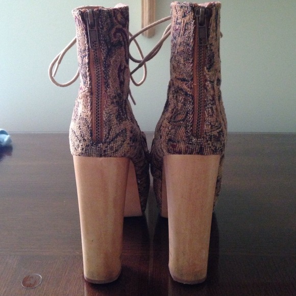 SOLD! Steve Madden booties ! 😍❤️ - Picture 2 of 4