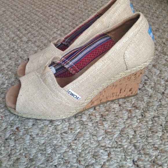 Toms burlap wedges