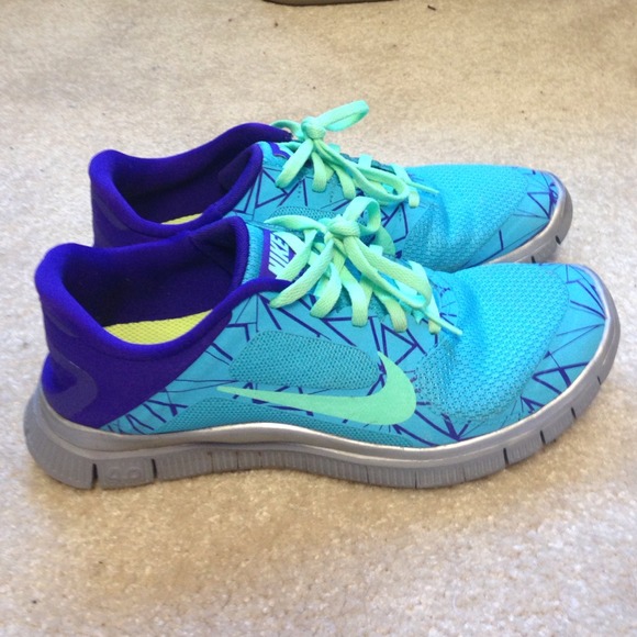 Nike Shoes - RARE Nike Frees 4.0