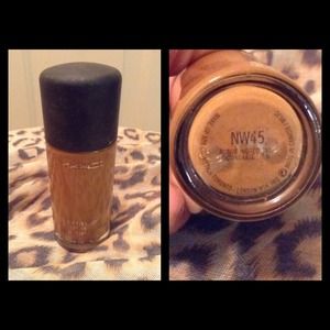 MAC Studio Fix Foundation NW 45 NEW