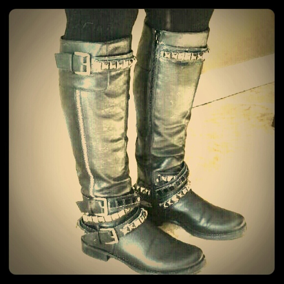 Shoes - 🔴On Hold for Tammey S.🔴