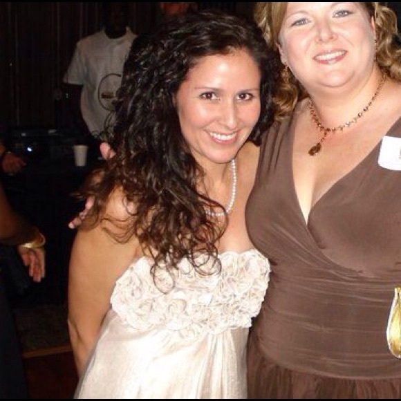Beautiful Timeless Gold Event Dress - Picture 4 of 4