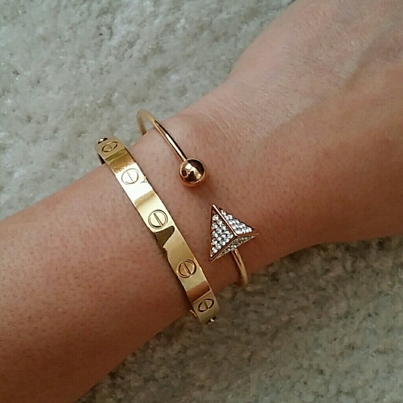 Jewelry - Reserved HP 10/2 3D arrow cuff