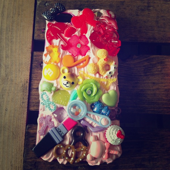Handmade charm iPhone 5 case! One of a kind!🍦 - Picture 1 of 3