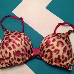 SOLD👇Pink leopard VS bra