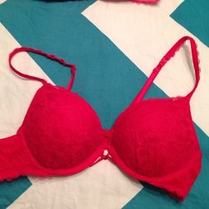 SOLD👇Miraculous plunge red VS bra