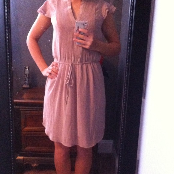 Gorgeous light pink dress.