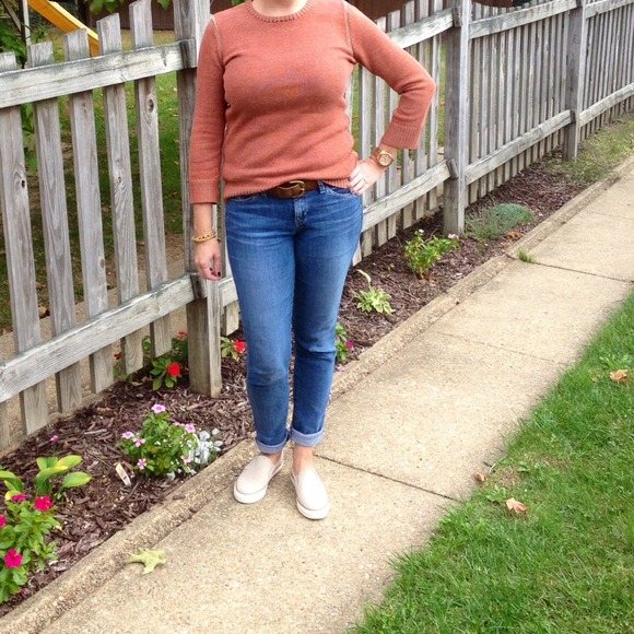 Elizabeth and James Classic Crew Sweater - Picture 2 of 3