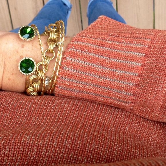 Elizabeth and James Classic Crew Sweater - Picture 3 of 3