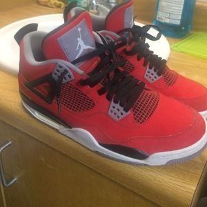 Jordan Toro 4s