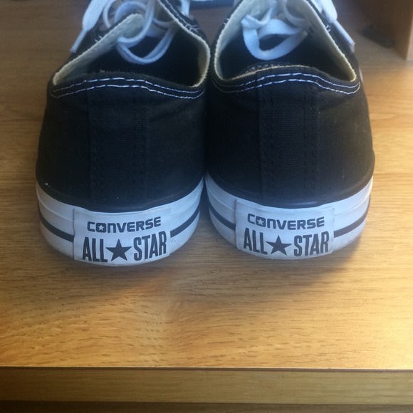 Converses - Picture 4 of 4