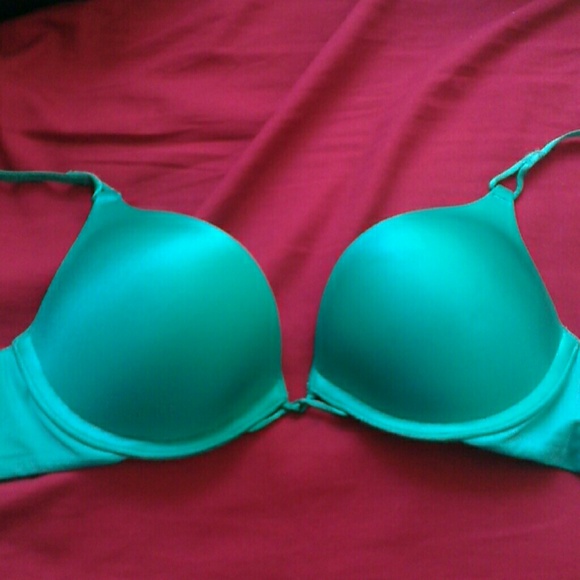Miraculous plunge 32A VS bra