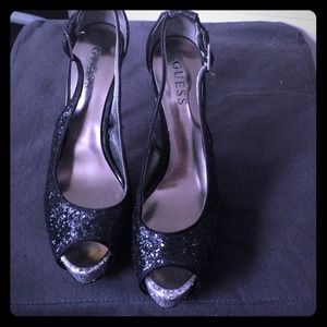 New！Guess peep toe pumps