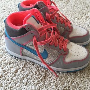 Nike hightop sneakers