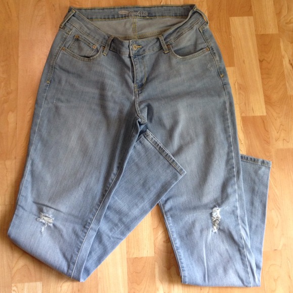 🚫SOLD🚫Blue destroyed skinny jeans