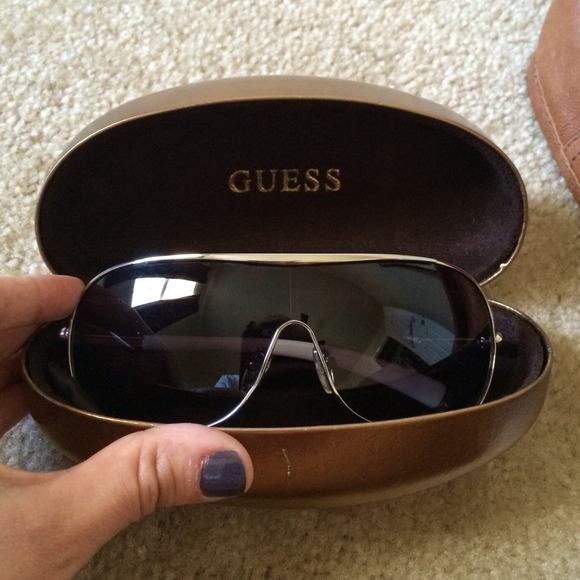 Guess Accessories - Guess sunglasses