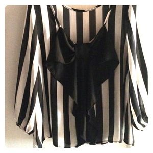 Black&White Stripe bow back top