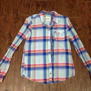size M Abercrombie plaid shirt with floral detail.