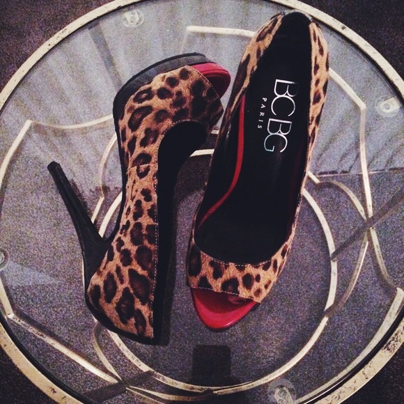 BCBG Paris Leopard Pump - Picture 1 of 3