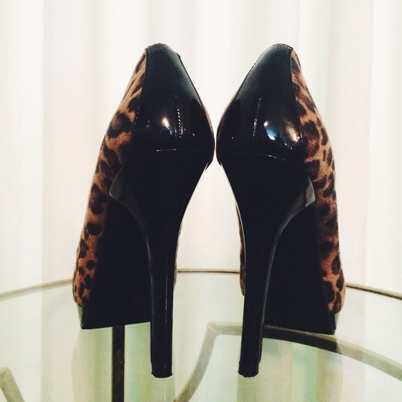 BCBG Paris Leopard Pump - Picture 2 of 3