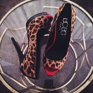BCBG Paris Leopard Pump