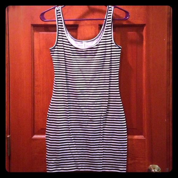 🌞 Black and White Stripped Mini Dress