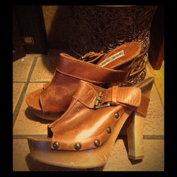 Steve Madden Leather Platform Pumps