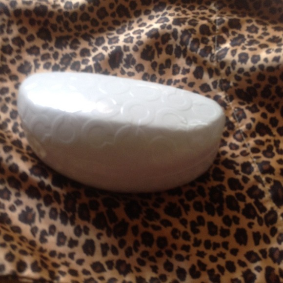 Coach Signature sunglasses case off white - Picture 1 of 3