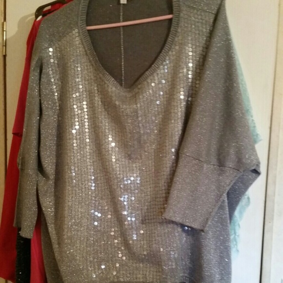 22/24w sparkle grey sweater