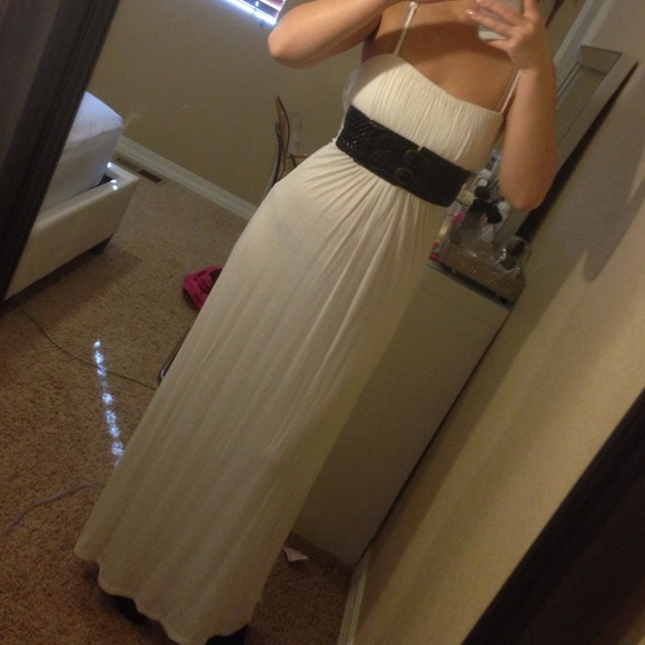 Beautiful white attached belt maxi dress