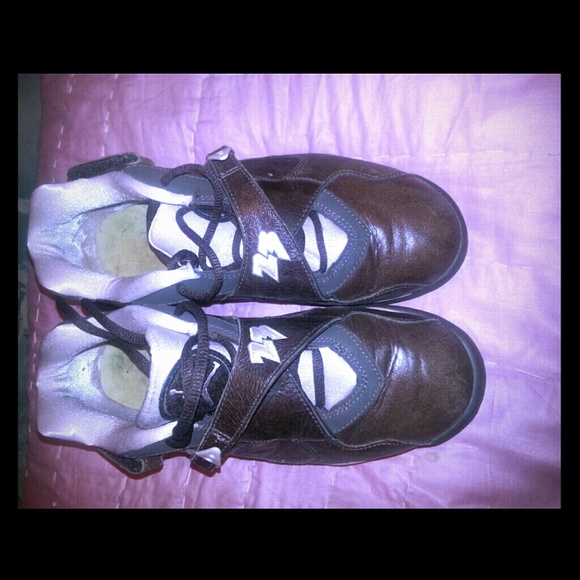 Pink & brown. White Jordans.