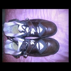 Pink & brown. White Jordans.