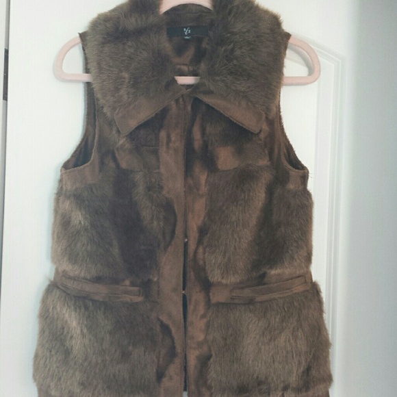 FAUX FUR VEST