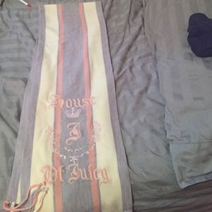Juicy couture scarf