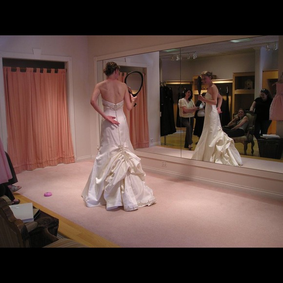 Rivini wedding gown - Picture 4 of 4