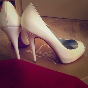 Louboutin Peep Toe 120mm