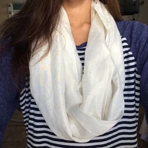 SALE 🎁Cream and Gold Infinity Scarf