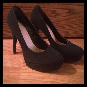 Black Suede pumps