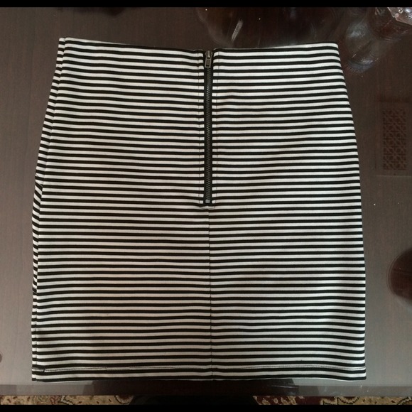 Pencil Skirt - Picture 3 of 4