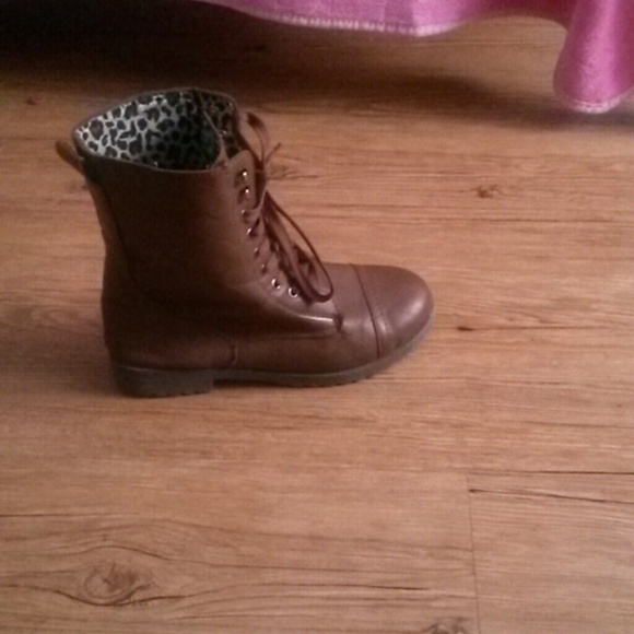Boots combat