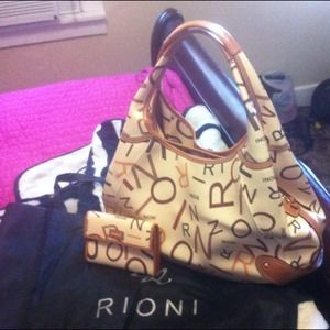 Purse and the matching wallet🌰