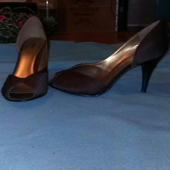 Dark brown cute heels