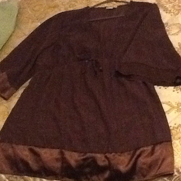 Blouse (Sold) - Picture 2 of 3
