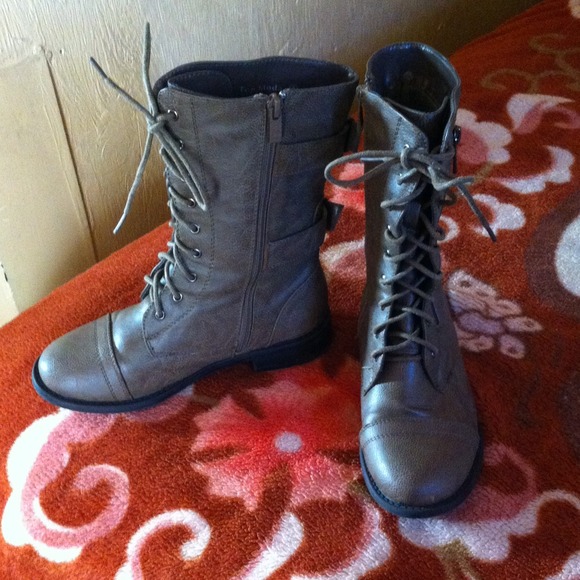 Boots - Picture 2 of 3