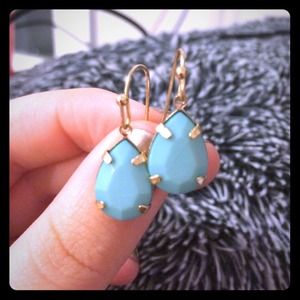 😸 Small Gold plated turquoise earrings